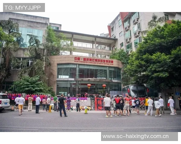 重庆羽毛球队比赛经验引发热议球迷与专家观点碰撞激烈 重庆羽毛球队比赛经验引发热议球迷与专家观点碰撞激烈